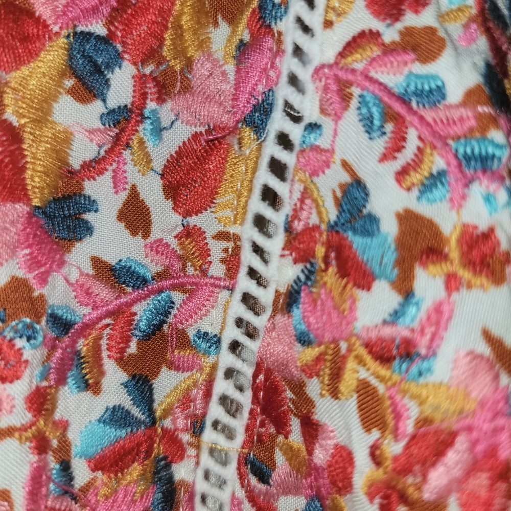 Embroidered Top - Picture 3 of 5